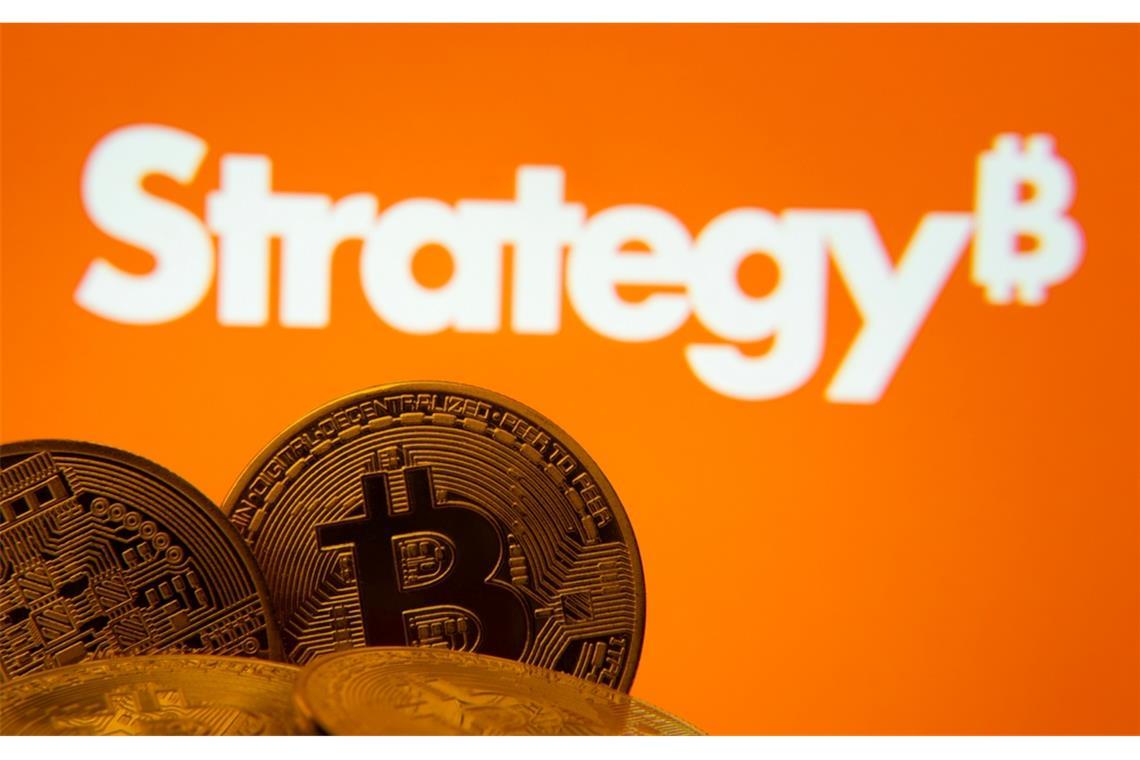 Die Strategy-Aktie fällt um 7 % und sorgt für Unsicherheit unter Anlegern. Erfahren Sie, welche Entwicklungen den Kursrutsch ausgelöst haben.