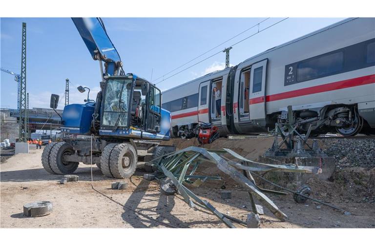 Die Strecke ist weiterhin gesperrt.