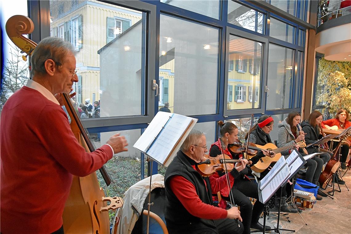 Die Stubenmusik spielte im Erdgeschoß des Rathauses.