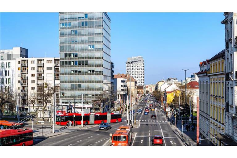 Die Stuttgarter Szene reist per Bus nach Bratislava und ist bereit seit Stunden unterwegs. Im Lauf des Vormittags wird die Ankunft am Spielort erwartet. (Symbolbild)