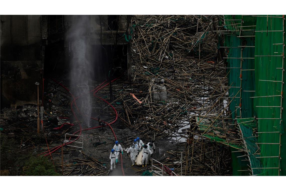 Die Sucharbeiten nach weiteren Leichen könnten noch Wochen andauern.