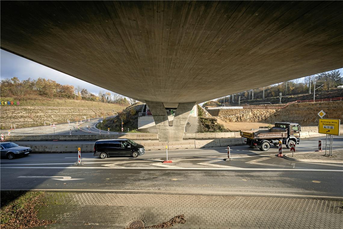 Die südliche Auffhart auf die B14 (Anschlußstelle Mitte) ist gesperrt