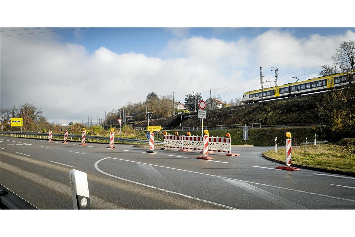 Die südliche Auffhart auf die B14 (Anschlußstelle Mitte) ist gesperrt