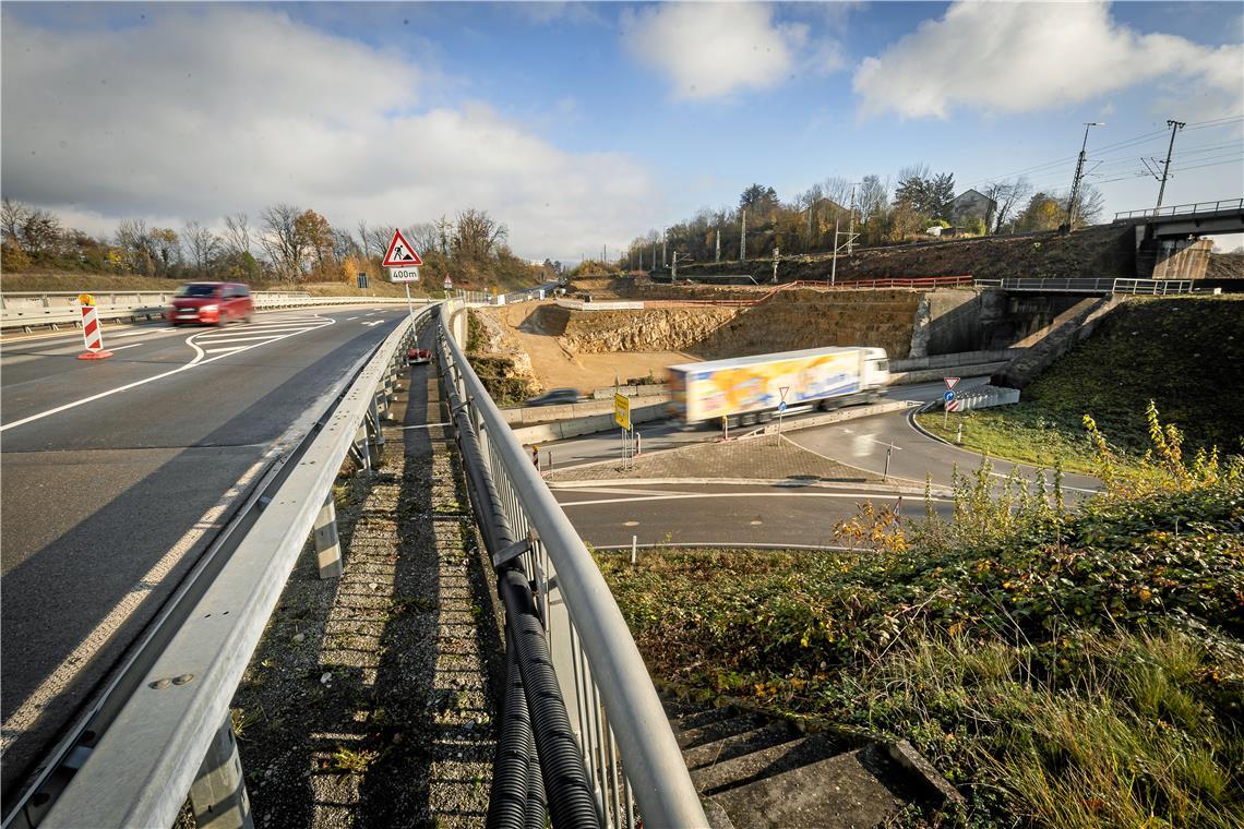 Die südliche Auffhart auf die B14 (Anschlußstelle Mitte) ist gesperrt