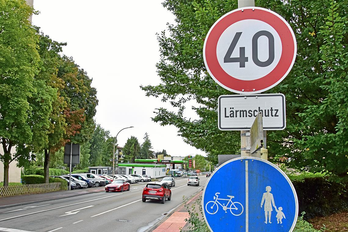 Lärmaktionsplan in Backnang mit Erfolg umgesetzt Die Sulzbacher Straße ist eine der Hauptverkehrsachsen von Backnang. Auch hier gilt Tempo 40 wegen Lärmschutz. Foto: Tobias Sellmaier