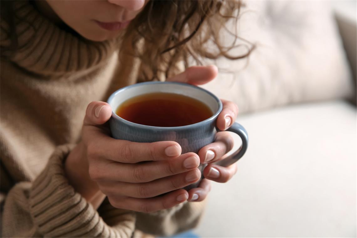 Was ist die Tea-App? - Die umstrittene App erklärt Die Tea-App ist die neue Top-App in den USA - exklusiv für Frauen. Was sie kann, warum sie kritisiert wird & was problematisch ist.
