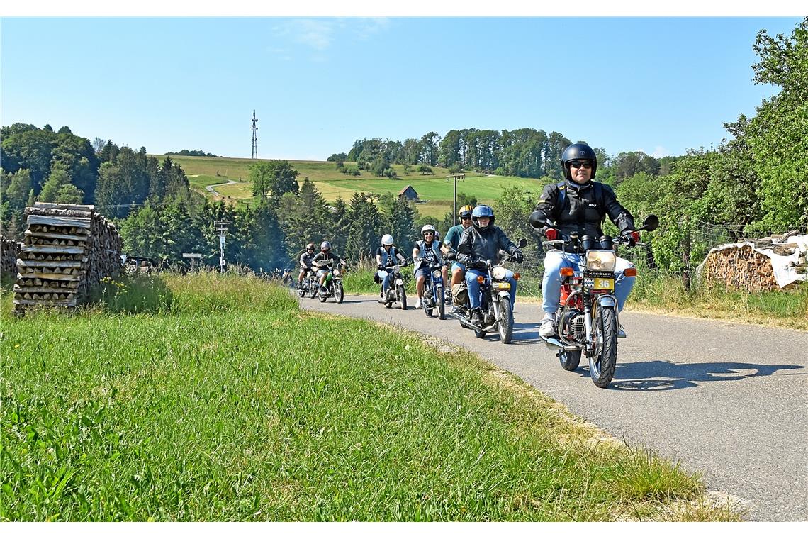 Die Teilnehmenden hatten sichtlich Spaß mit ihren Kultfahrzeugen.