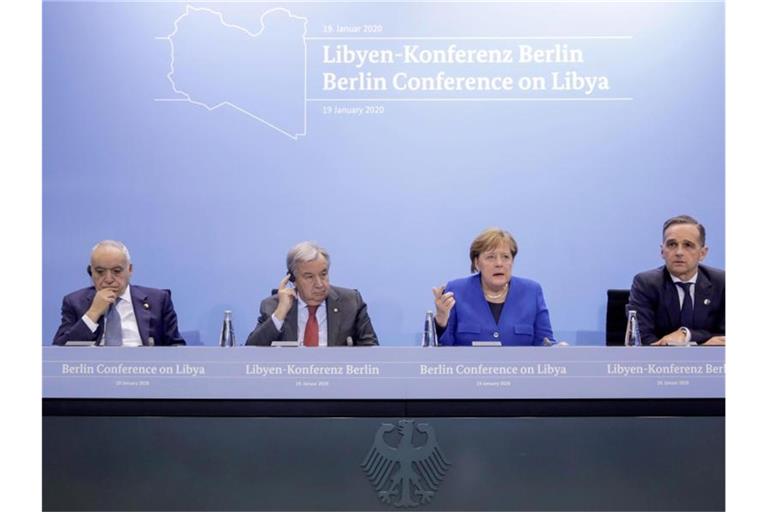 Die Teilnehmer des Libyen-Gipfels in Berlin haben sich zur Einhaltung eines UN-Waffenembargos verpflichtet und ein Ende der militärischen Unterstützung für die Bürgerkriegsparteien zugesichert. Foto: Axel Schmidt/REUTERS/Pool/dpa