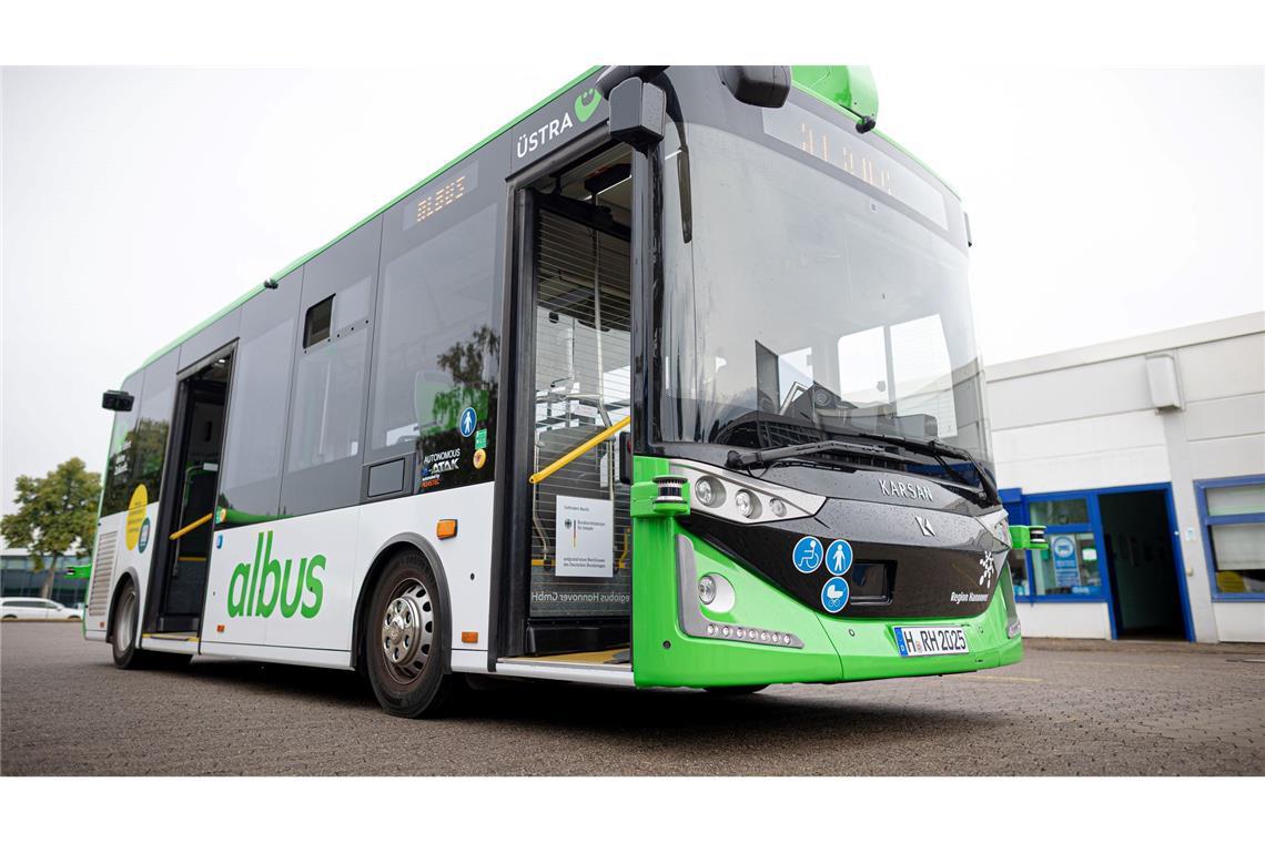 Verkehrsminister: Erster autonomer Linienbus "wegweisend" Die Testphase in der Region Hannover ist bis Ende des Jahres angesetzt.