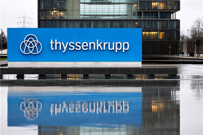 Die Thyssenkrupp-Aktie startet schwach in die neue Woche. Was hinter dem Kursrückgang von fast 20 % steckt und welche Rolle der TKMS-Börsengang spielt.