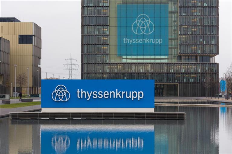 Die Thyssenkrupp-Aktie verliert am 16.09.2025 deutlich an Wert. Erfahren Sie hier die Gründe für den Kursrückgang und den Einfluss des TKMS-Börsengangs.
