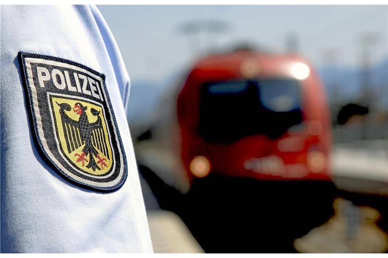 Die Ticketkontrolleurin hat die Bundespolizei hinzugerufen. Symbolfoto: Bundespolizei