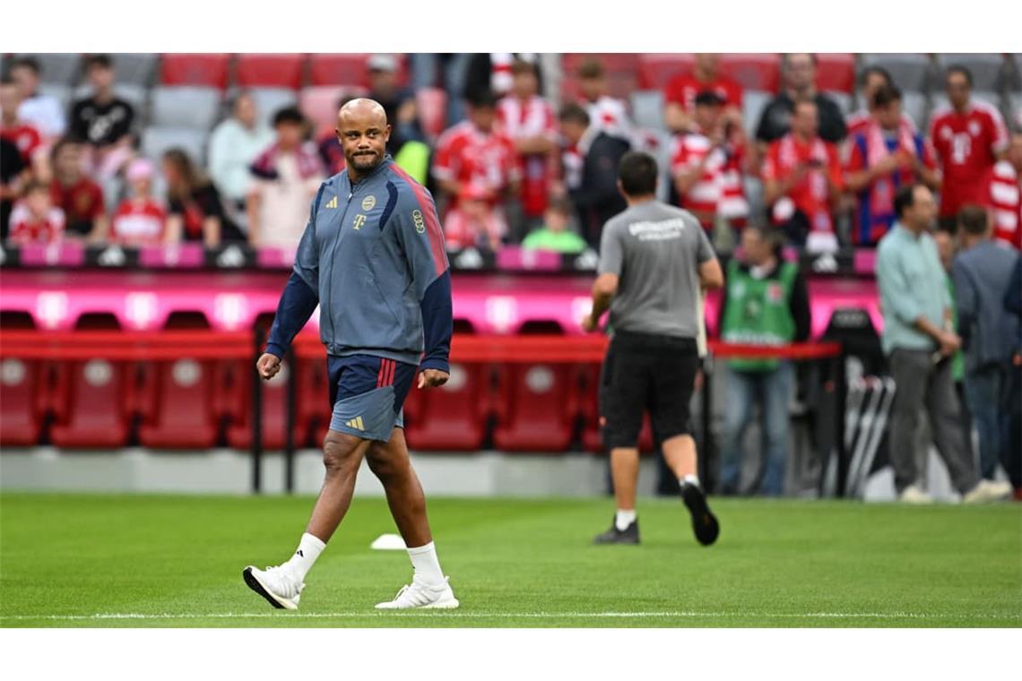 Die Trainer vor dem Auftaktspiel der Saison 2026/27: Bayern-Coach Vincent Kompany und ...