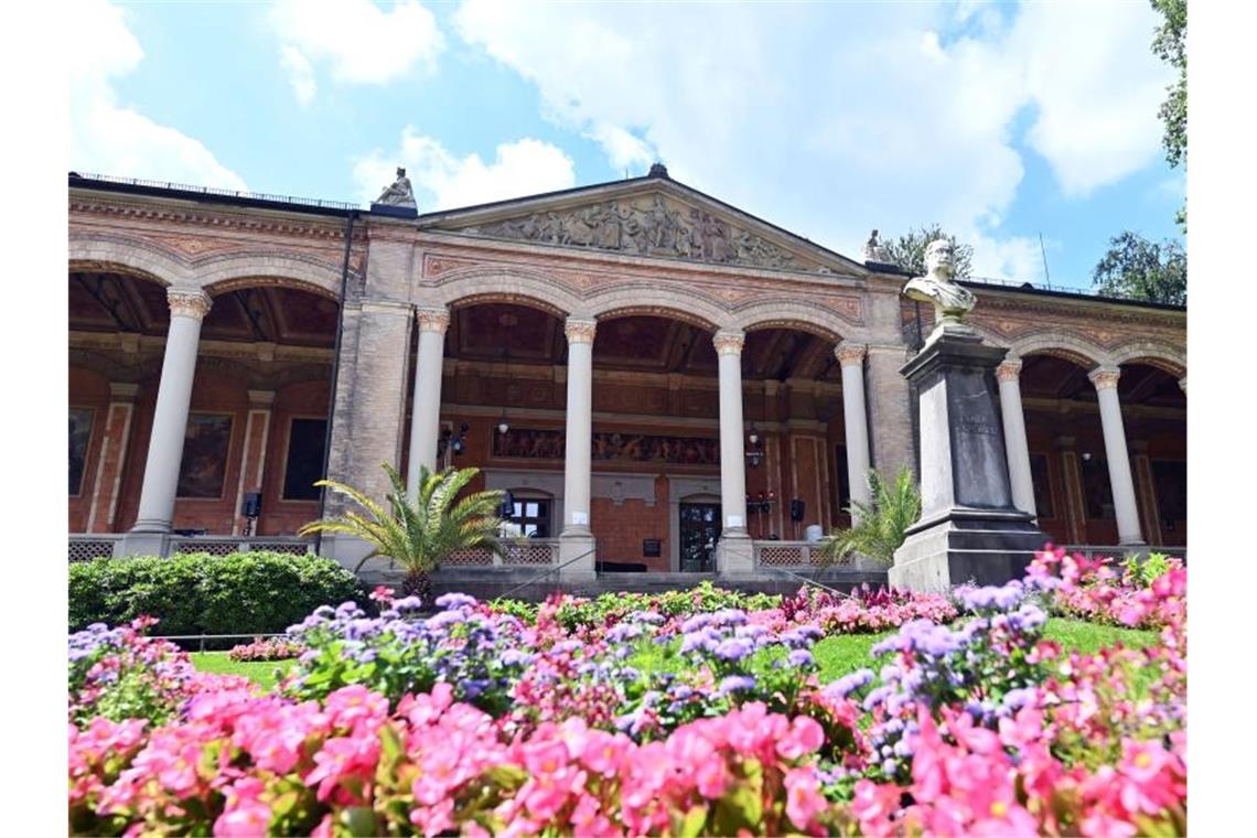 Deutschland mit neuem Welterbe: Vier Orte ausgezeichnet Die Trinkhalle in Baden-Baden. Foto: Uli Deck/dpa