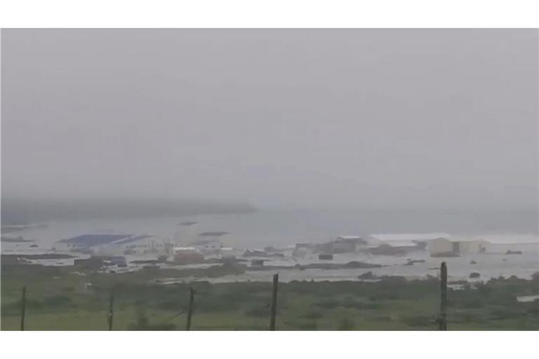 Die Tsunami-Wellen trafen die Küste im fernen Osten Russlands.
