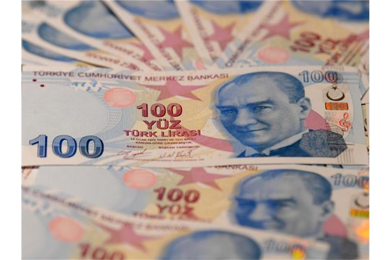 Die türkische Lira bricht nach Erdogan-Äußerungen weiter ein. Foto: Sadat/XinHua/dpa