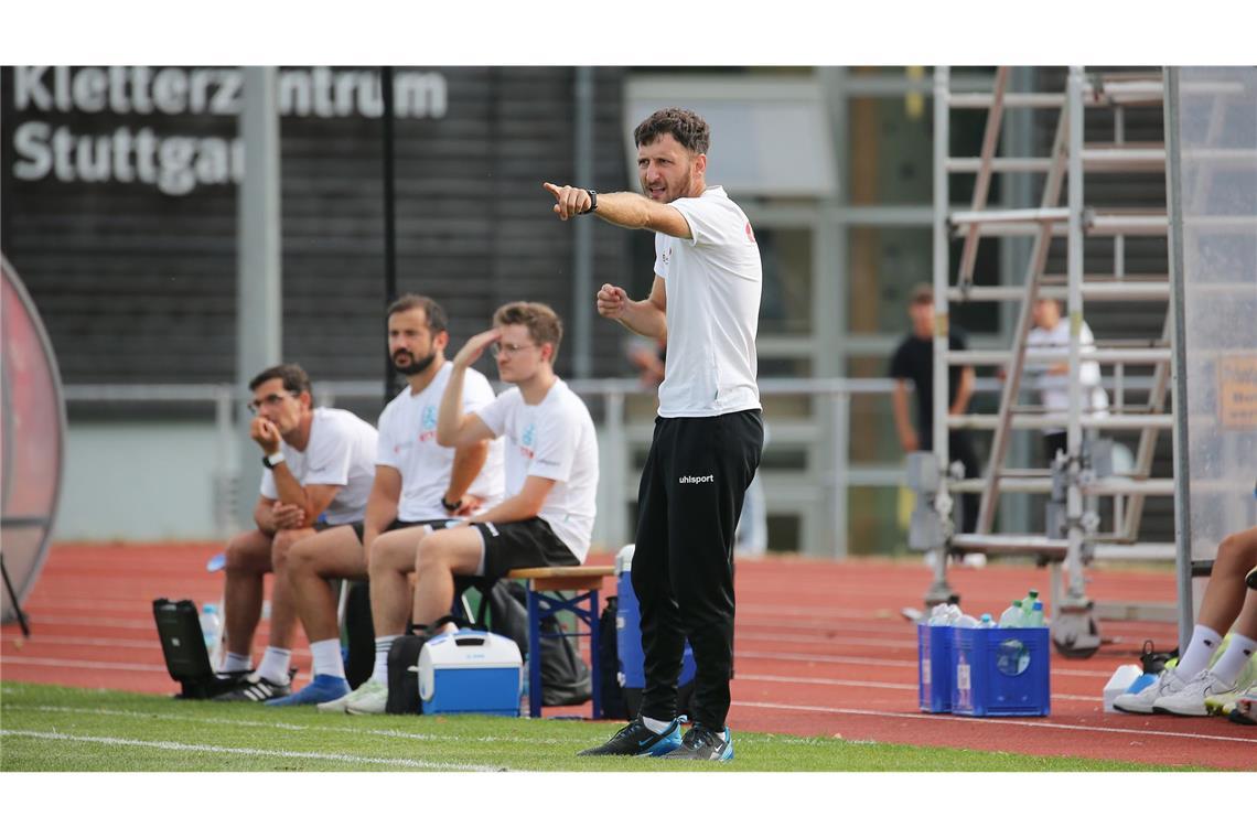 Das waren die Schlüsselmomente der Blauen 2024 Die U 17 der Stuttgarter Kickers qualifiziert sich Mitte November in der DFB-Nachwuchsrunde für die Liga A und misst sich 2025 mit den Großen der Branche. Als Garant für diesen beachtlichen Erfolg gilt Trainer Harun Gülcan.