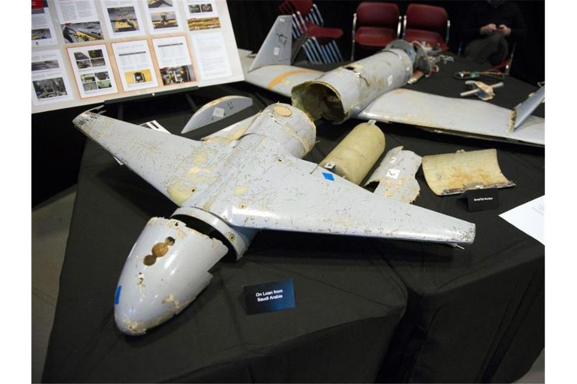 Die Überreste einer iranischen Qasef-1 Drohne, die vom Jemen aus nach Saudi-Arabien geflogen wurde. Foto: Cliff Owen/AP