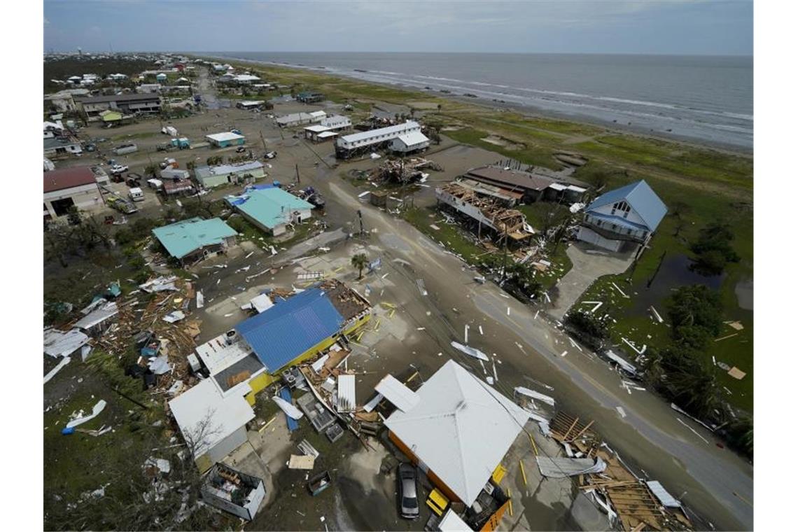 Die Überreste von zerstörten Häusern und Geschäften nach dem Hurrikan „Ida“ an der US-Golfküste. Foto: Gerald Herbert/AP/dpa