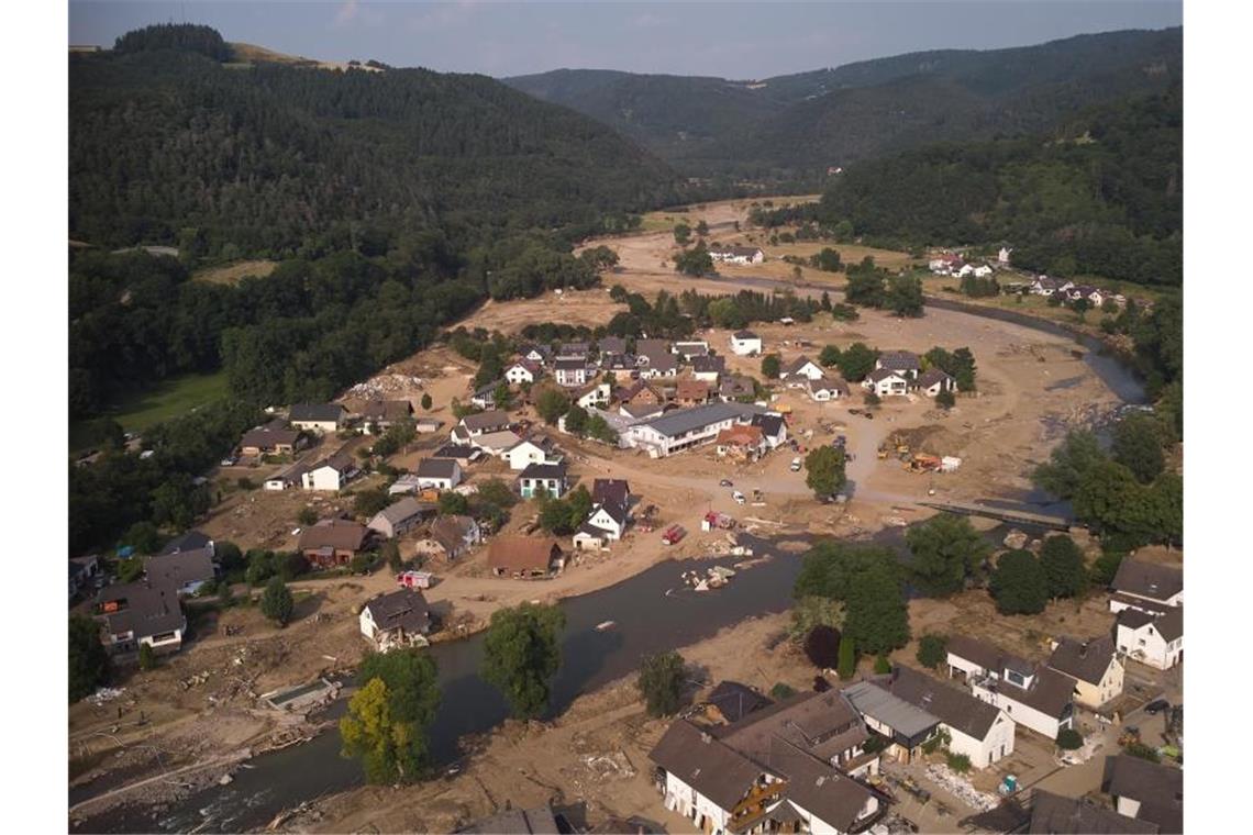 Nach Hochwasser: Interesse an Elementarversicherungen hoch Die üblichen Policen in der Gebäudeversicherung umfassen Hochwasser und Überschwemmungen meist nicht. Foto: Thomas Frey/dpa