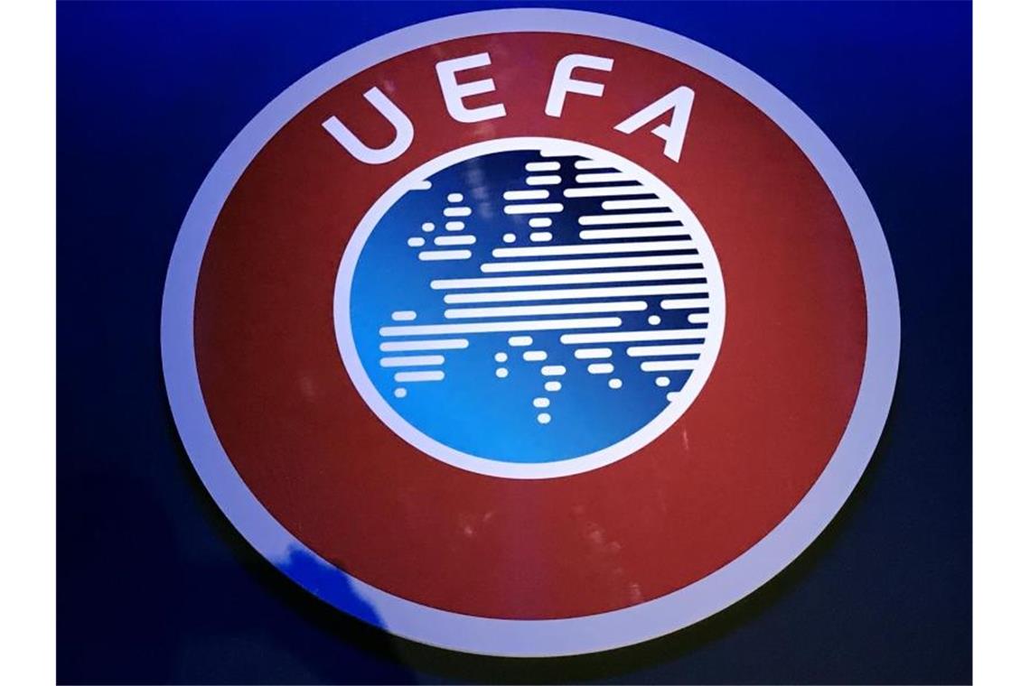 UEFA stoppt vorerst Spielbetrieb im Fußball-Europapokal