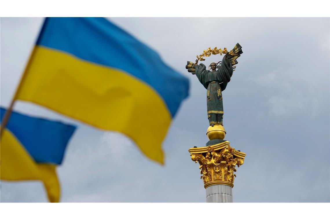 Kiew feiert Unabhängigkeit bei trüben Aussichten auf Frieden Die Ukraine feiert ihren Unabhängigkeitstag - genau dreieinhalb Jahre nach Beginn der russischen Invasion.