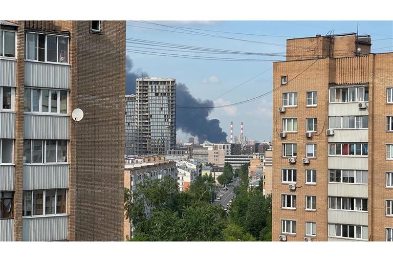 Die Ukraine hat - hier ein Brand nach einem früheren Angriff - in den vergangenen Wochen schon mehrfach die russische Hauptstadt Moskau ins Visier genommen. (Archivbild)