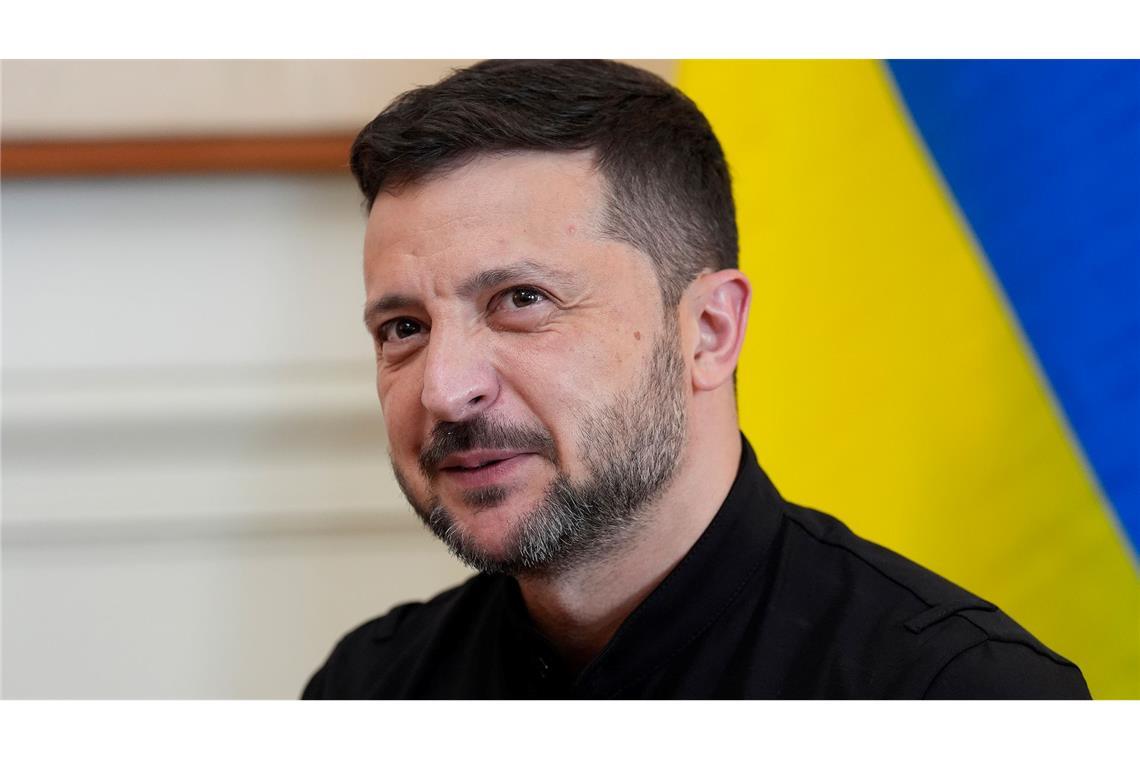 Selenskyj: 50.000 russische Soldaten an der Grenze bei Sumy Die Ukraine rechnet nach Worten von Präsident Selenskyj mit einem russischen Angriff auf das Gebiet Sumy. (Archivbild)