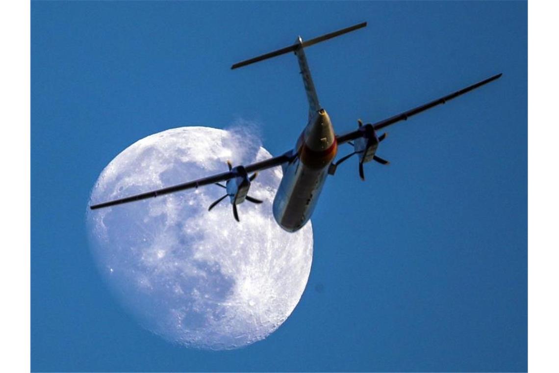 Airlines im Krisenmodus - Umsatzeinbruch um fast die Hälfte Die Umsatzeinbußen der Airlines könnten noch drastischer ausfallen als befürchtet. Foto: Steve Parsons/PA Wire/dpa