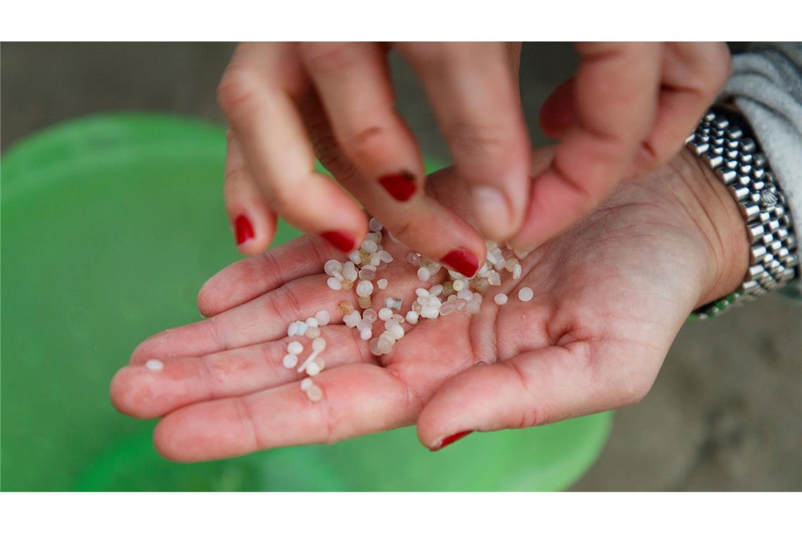 Die Umwelt soll besser vor Plastik geschützt werden.