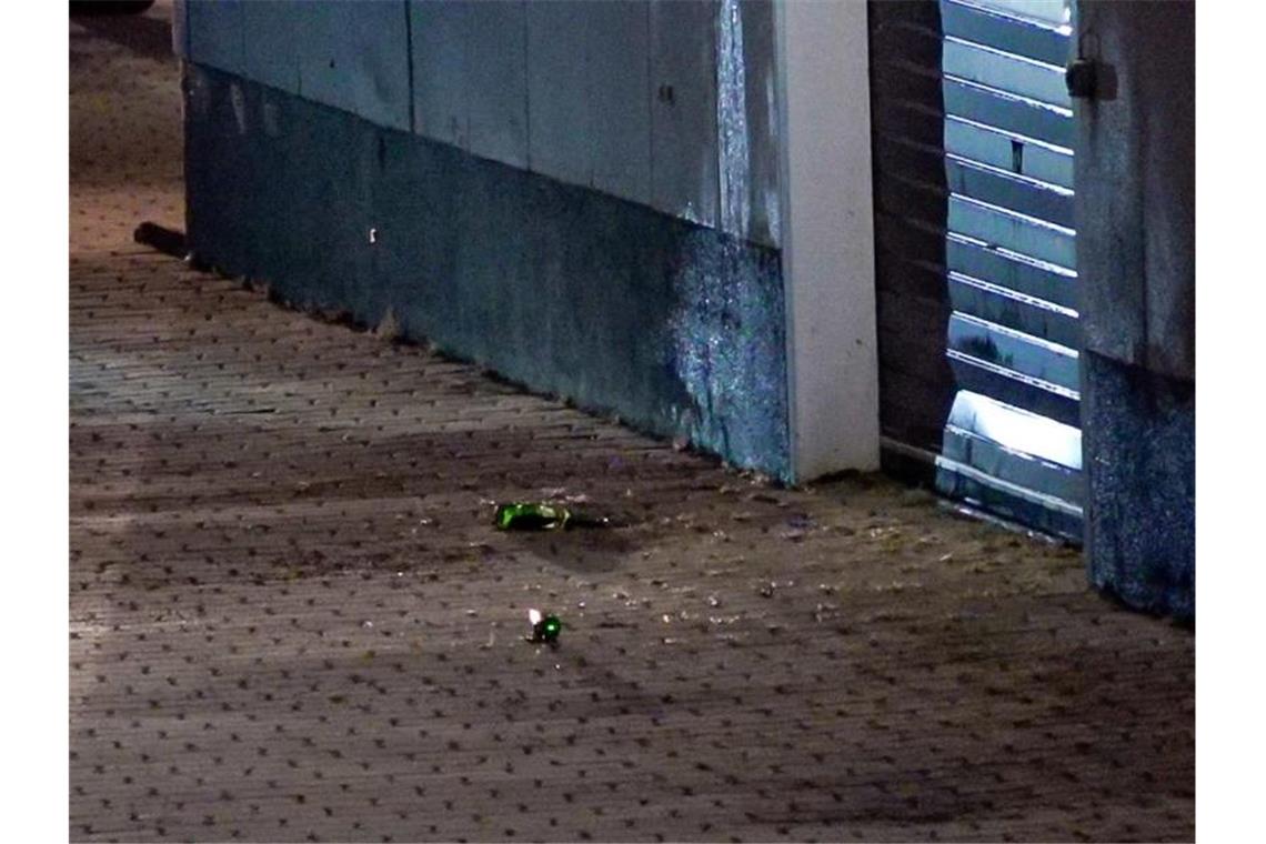 Versuchter Brandanschlag auf Impfzentrum in Sachsen Die unbekannten Täter sollen nach dem Anschlag in einem Auto geflüchtet sein. Foto: B & S/David Rötzschke/dpa-Zentralbild/dpa