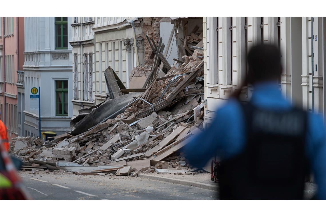 Haus in Görlitz eingestürzt - Spürhunde im Einsatz