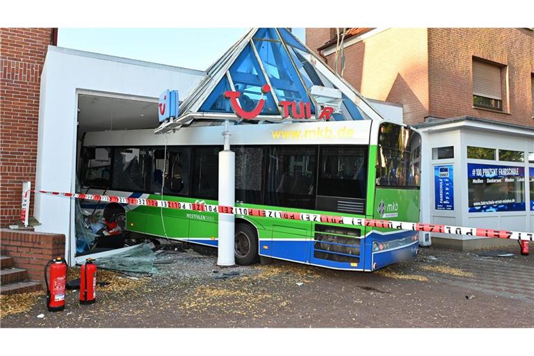 Die Unfallursache war zunächst unklar.