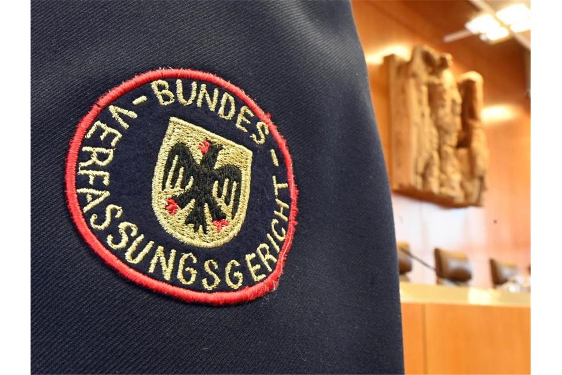 Die Uniform eines Amtsmeisters im Bundesverfassungsgericht. Foto: Uli Deck/dpa