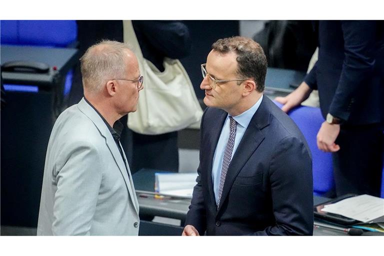Die Unionsfraktion fordert von der SPD die Absetzung der Wahl einer in CDU/CSU besonders umstrittenen Kandidatin für das Bundesverfassungsgericht. Können Unionsfraktionschef Jens Spahn (CDU, rechts) und sein SPD-Kollege Matthias Miersch die Situation noch entschärfen?