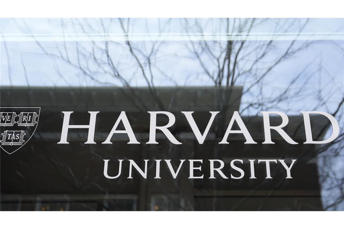 Richterin bremst Trumps Harvard-Pläne aus Die Universität Harvard ist die bekannteste Uni in den USA.