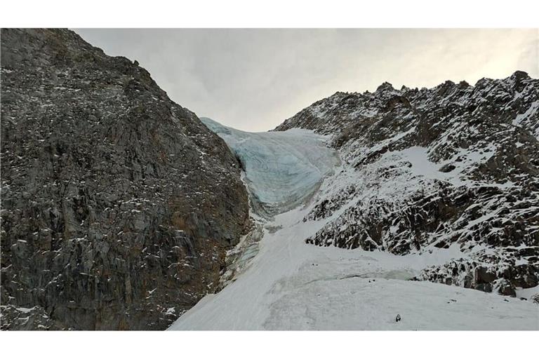 Die Urlauber sind beim Aufstieg zur mehr als 3.500 Meter hohen Vertainspitze von der Schneelawine erfasst worden.