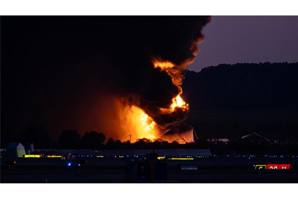 Die Ursache des Flugzeugabsturzes war zunächst unklar.
