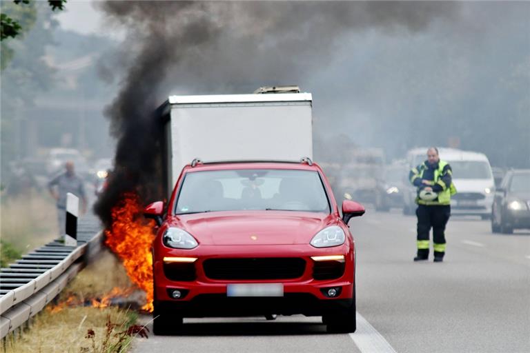 Die Ursache für den Anhängerbrand ist bisher nicht bekannt. Fotograf: 7aktuell.de/Kevin Lermer