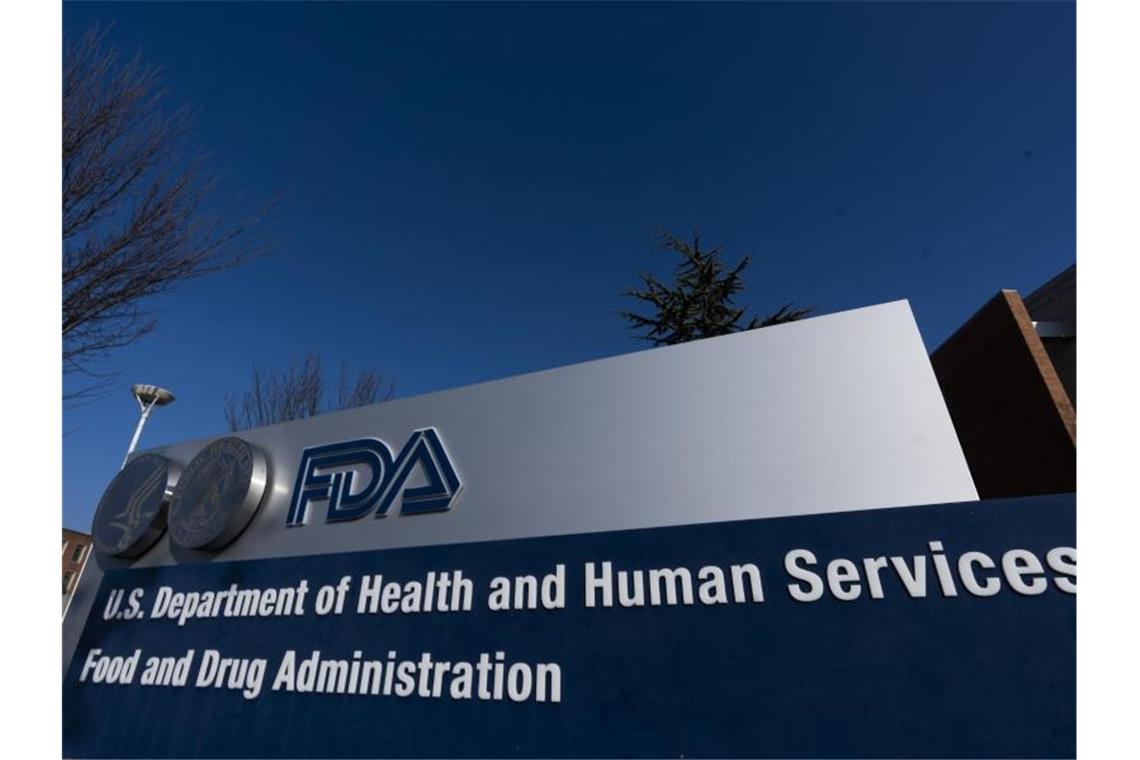 Die „U.S. Food and Drug Administration“ (FDA), hat dem Corona-Impfstoff von Biontech und Pfizer eine Notfallzulassung erteilt. Foto: Manuel Balce Ceneta/AP/dpa/Archivbild