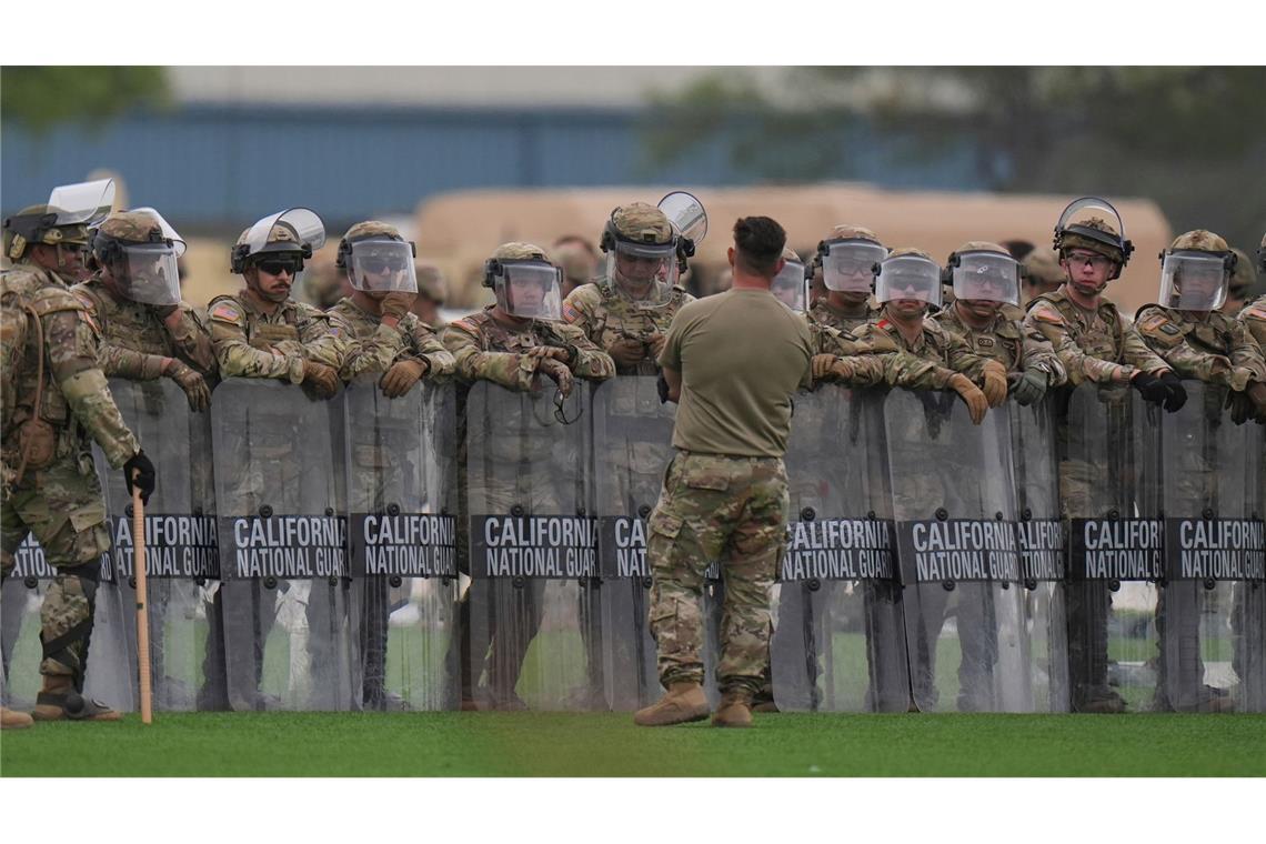 Trump darf vorerst Kontrolle über Nationalgarde behalten Die US-Regierung entschied, 4.000 Soldaten der Nationalgarde zu entsenden.