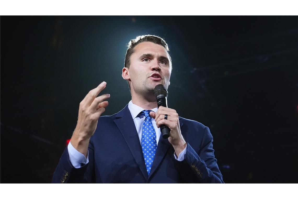 US-Regierung entzieht Deutschem Visa wegen Aussagen zu Kirk Die US-Regierung entzog dem Deutschen seine Visa aufgrund von Aussagen über den verstorbenen rechtskonservativen Aktivisten Charlie Kirk.