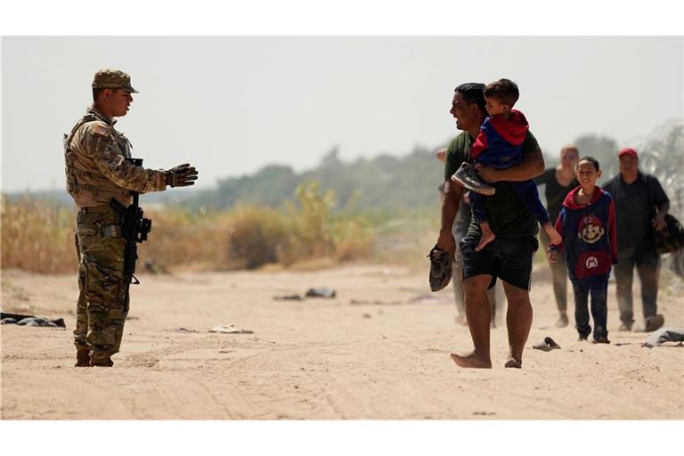 Die US-Regierung unter Präsident Donald Trump geht hart gegen Migranten vor - nicht nur solche ohne gültigen Aufenthaltsstatus. (Archivbild)