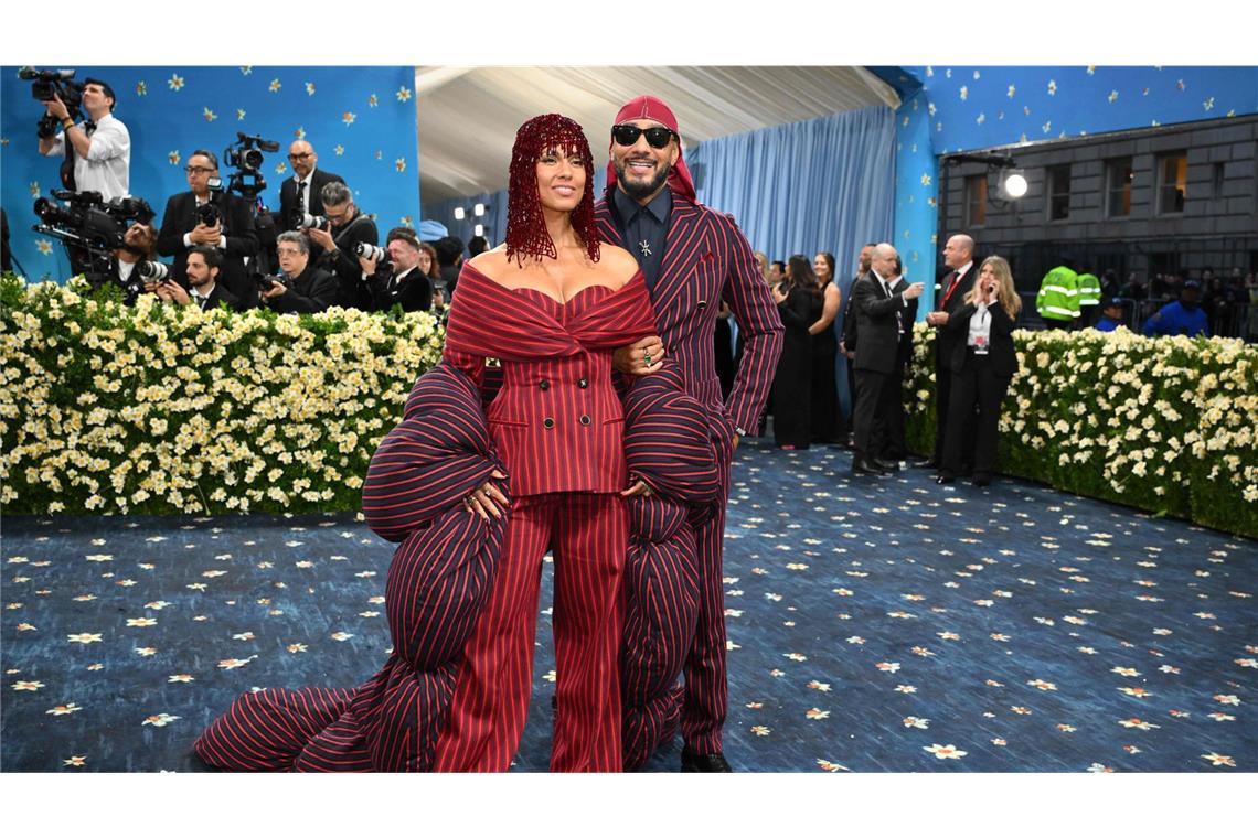 Tops und Flops auf dem roten Teppich Die US-Sängerin Alicia Keys und ihr Mann der Rapper Swizz Beatz erschienen in einem gestreiften Partnerlook.