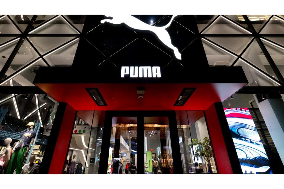 Puma rutscht in die roten Zahlen Die US-Zölle wirken sich massiv auf das Geschäft der Sportartikelbranche aus. Aber dazu kommt, dass Pumas ausgetüftelte Markenstrategie nicht zündet.