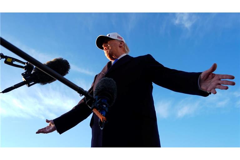 Die USA haben den Iran laut Trump erneut angegriffen.