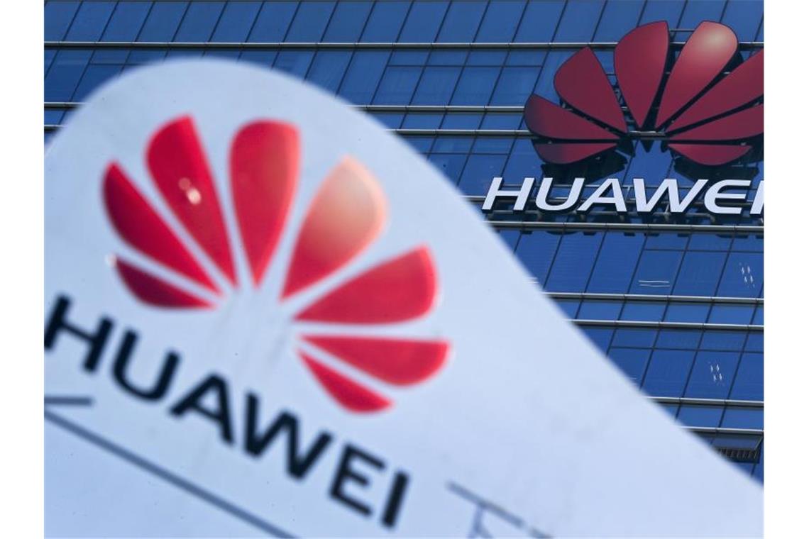 Neue Rückschläge für Huawei Die USA hatten Huawei auf eine schwarze Liste von Unternehmen gesetzt, deren Geschäftsbeziehungen zu US-Partnern strengen Kontrollen unterliegen. Foto: Andy Wong/AP