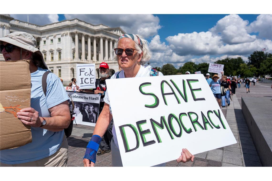 Die USA wurden im Demokratie-Index der Bertelsmann Stiftung zwar nicht untersucht, die dortige Entwicklung wird aber mit Sorge gesehen. (Archivbild)