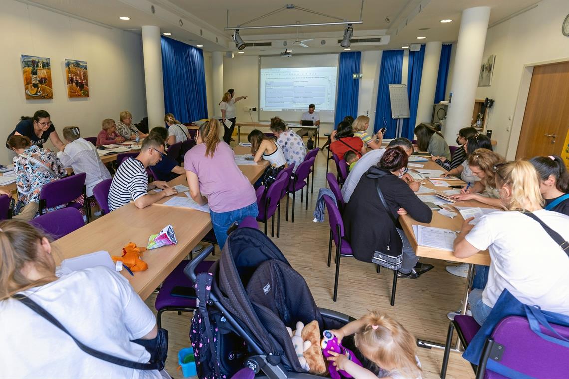 Willkommene Hilfe in Sachen Bürokratie Die Veranstaltung im Seniorenbüro der Stadt Backnang war sehr gut besucht. Foto: Alexander Becher
