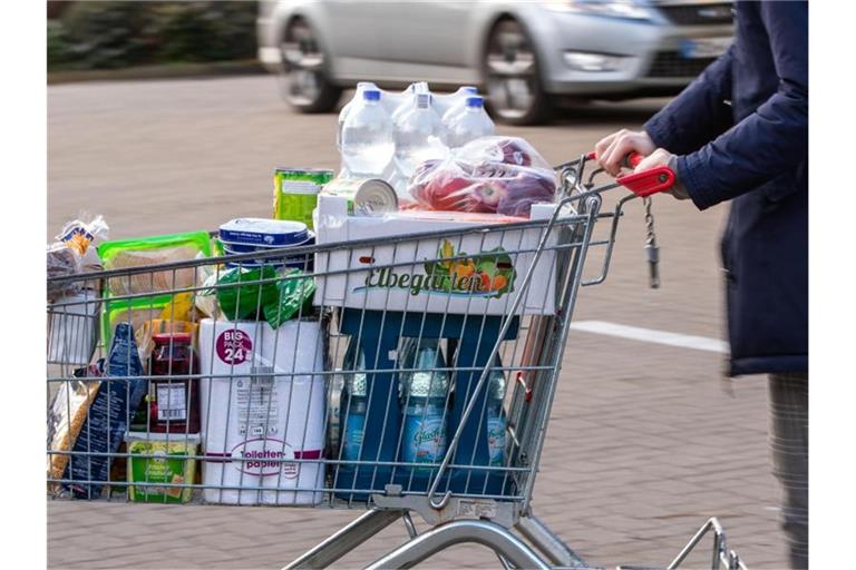 Die Verbraucherpreise gaben im Juli gemessen am Vorjahresmonat um 0,1 Prozent nach. Foto: Jens Büttner/dpa-Zentralbild/dpa
